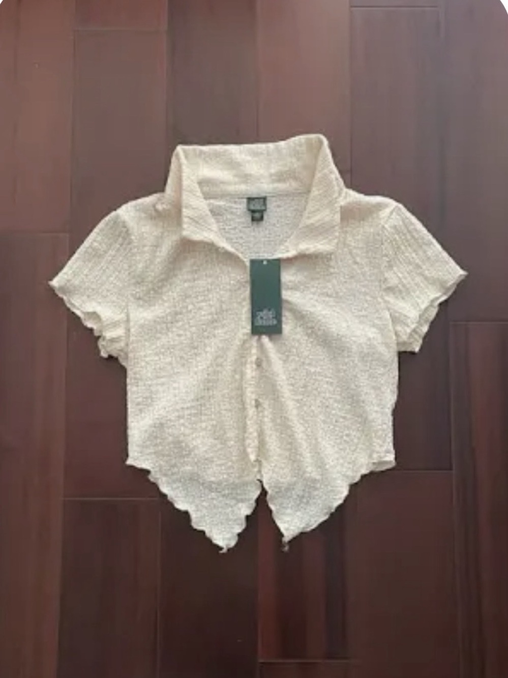 Wild Fable Collared Pointed Hem Button Crop Top in Cream